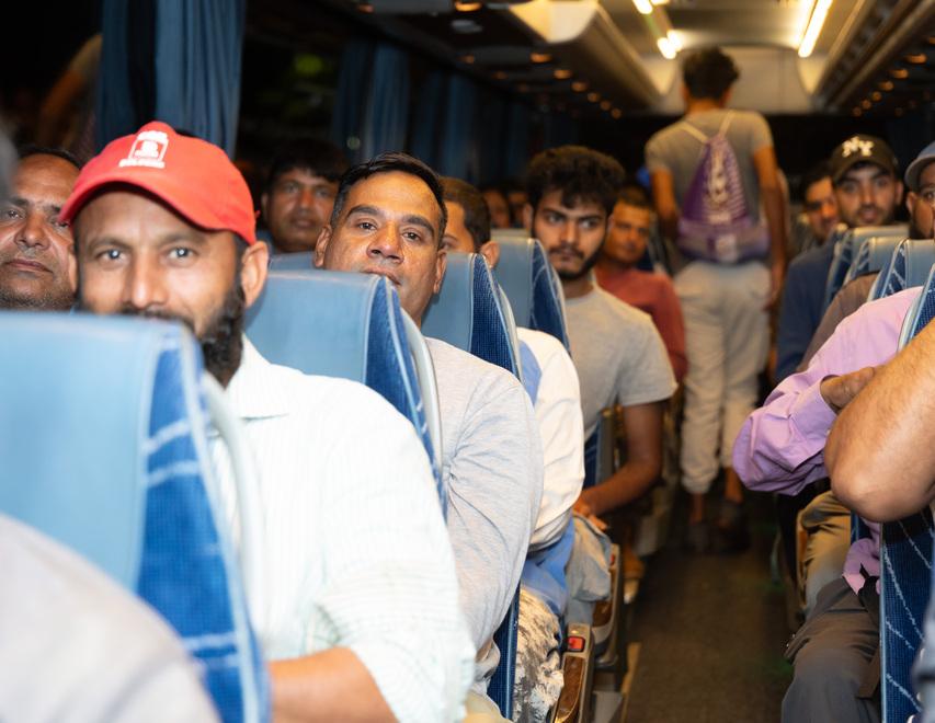 Portomaggiore, in viaggio con i braccianti sull'Agribus