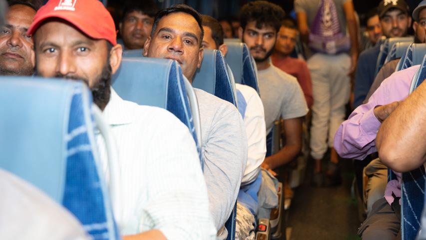 Portomaggiore, in viaggio con i braccianti sull'Agribus