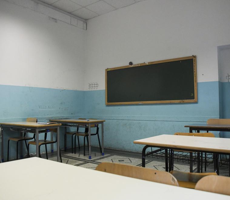 Un’aula di scuola vuota (foto imagoeconomica)
