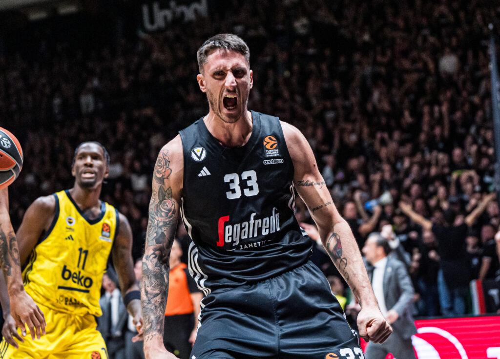 Tutta Reggio si stringe attorno ad Achille Polonara: centinaia i messaggi rivolti all’ex biancorosso