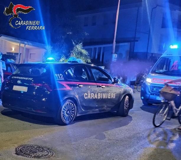 Comacchio. Ubriaca chiede aiuto, minaccia il 118 e picchia i carabinieri