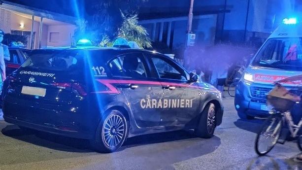Comacchio. Ubriaca chiede aiuto, minaccia il 118 e picchia i carabinieri
