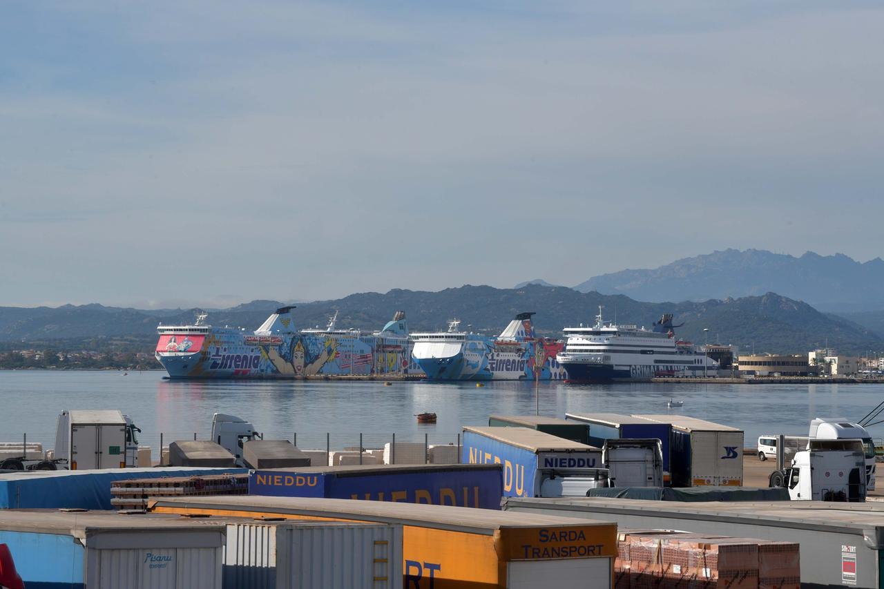 Olbia, il ministero dice no al dragaggio del porto. Deiana: «Sono senza parole»