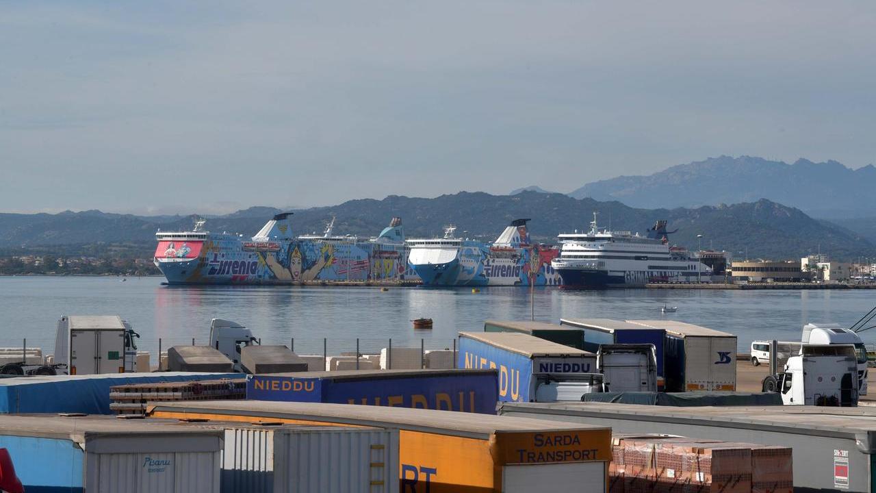 Olbia, il ministero dice no al dragaggio del porto. Deiana: «Sono senza parole»