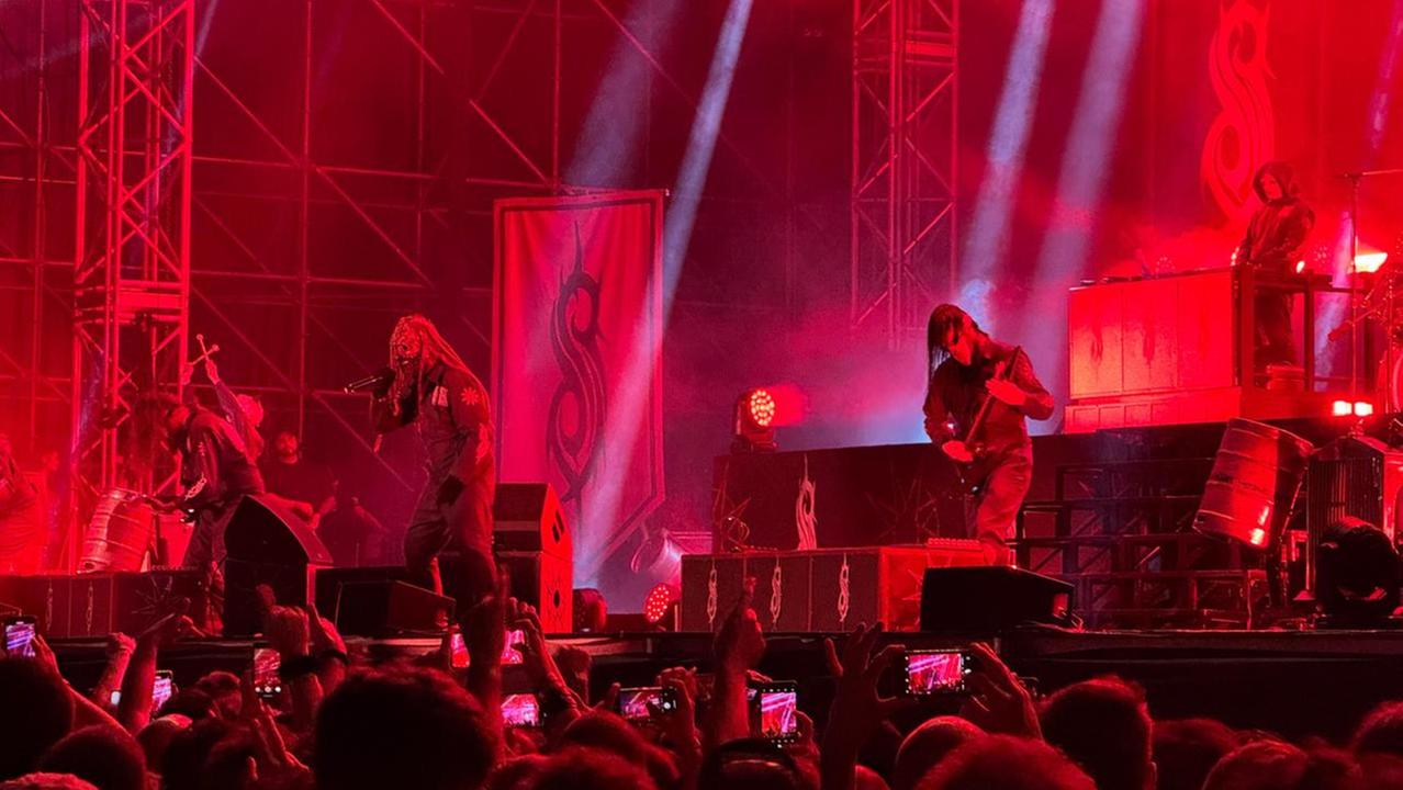 Maschere e tute numerate. Ferrara elettrizzata dalla forza degli Slipknot