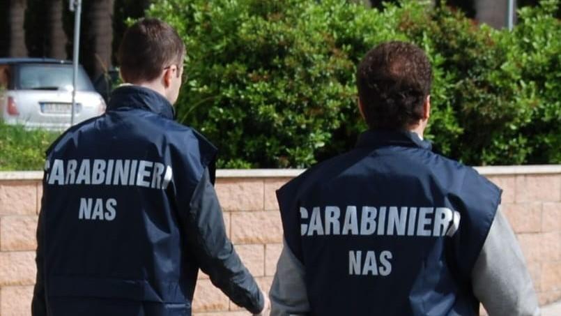Ambulanze con bombole d’ossigeno scadute: blitz dei Nas