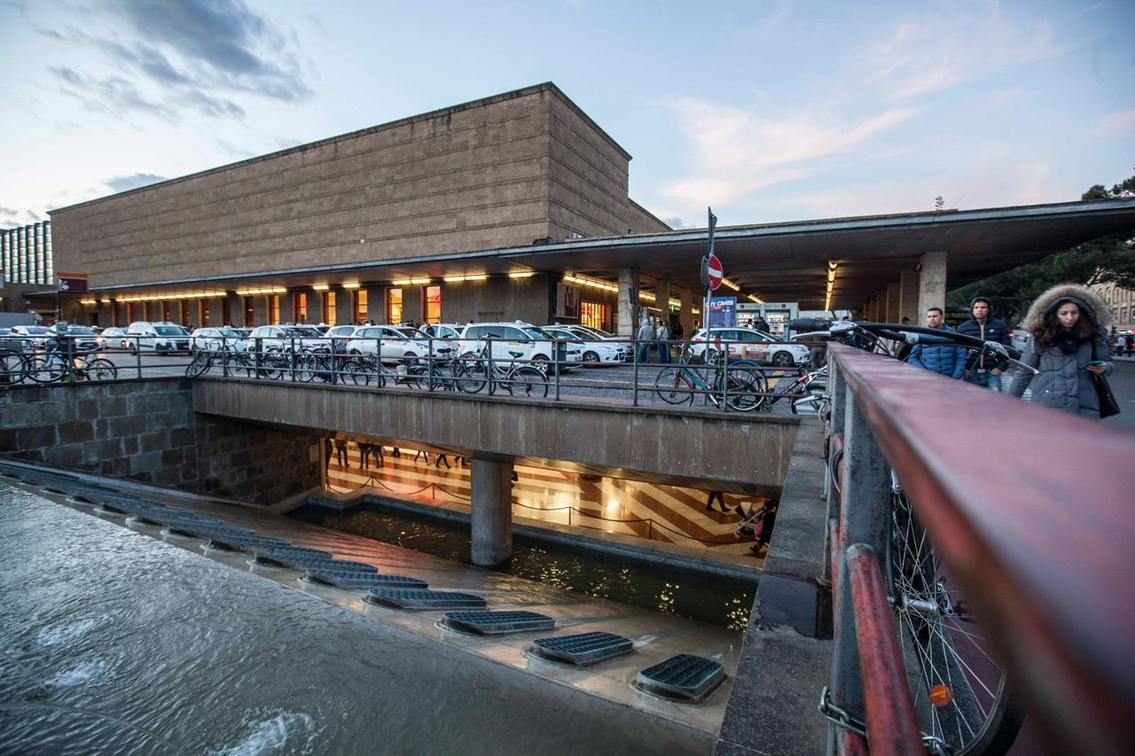 
	La stazione di Firenze

