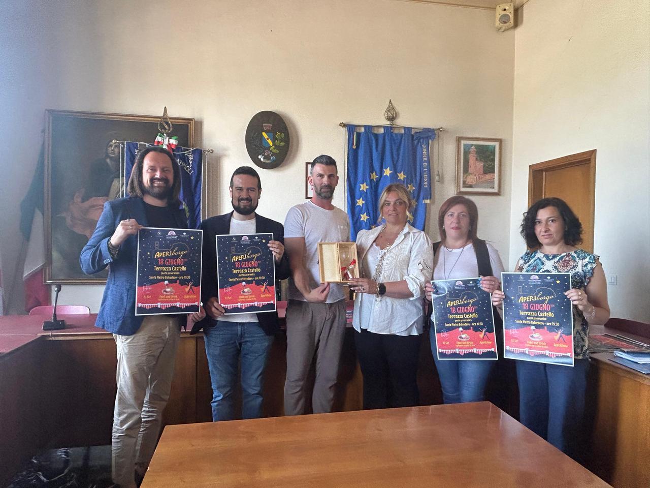 Un “AperiBorgo” mozzafiato a Santo Pietro Belvedere