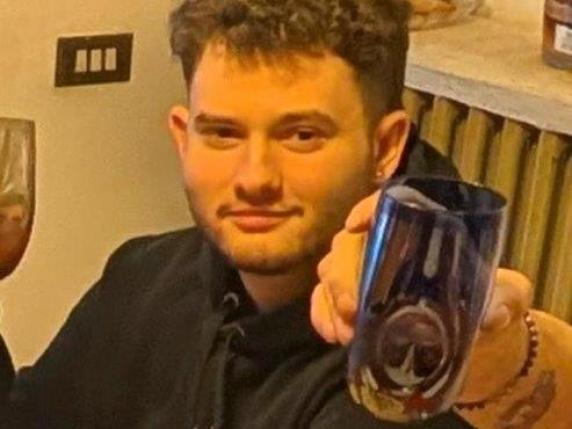 Firenze, scomparso Sandro Benvenuti: il 21enne di Firenzuola sparito dopo aver preso un Uber