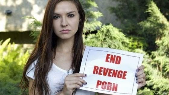 Divulga i video intimi della ex, condannato a un anno e quattro mesi