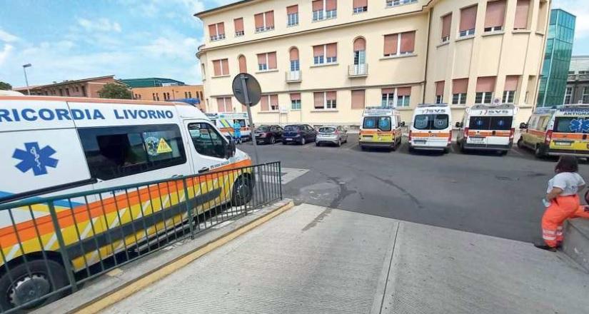 Livorno, rischia di annegare ai Pancaldi: salvato dal bagnino