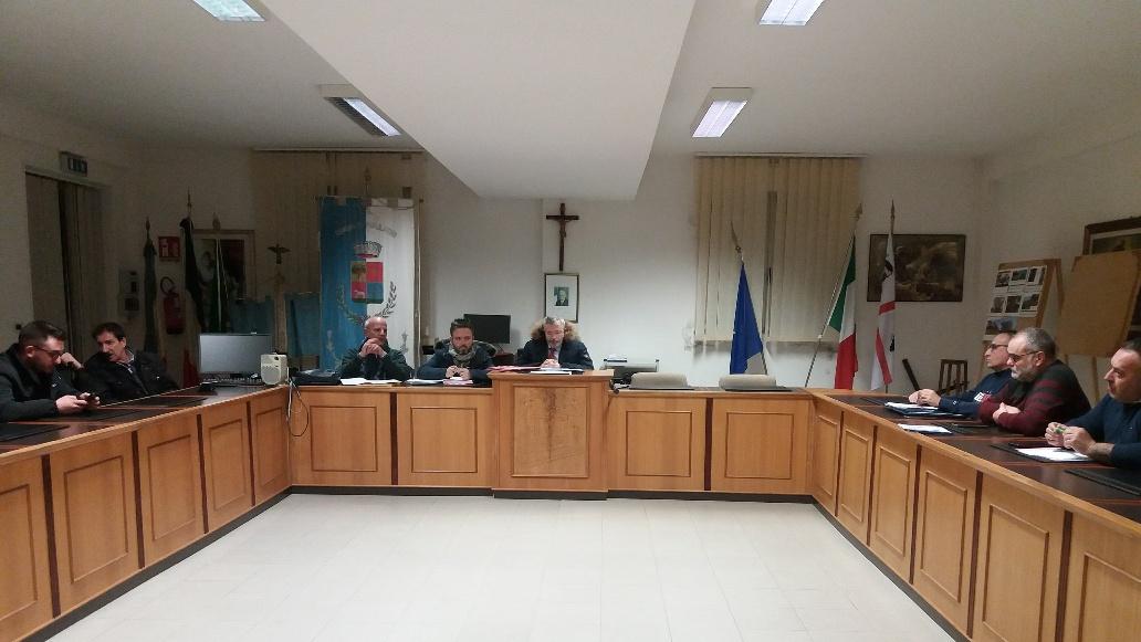 La minoranza si dimette in blocco: «Impedita ogni forma di confronto»