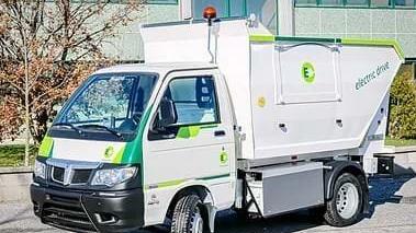 Lucca, ruba il furgone dei rifiuti urbani: arrestata in Versilia<br>
