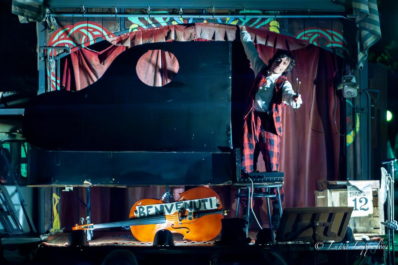 Circo nel fieno a San Bartolomeo tra mercatini, spettacoli e laboratori