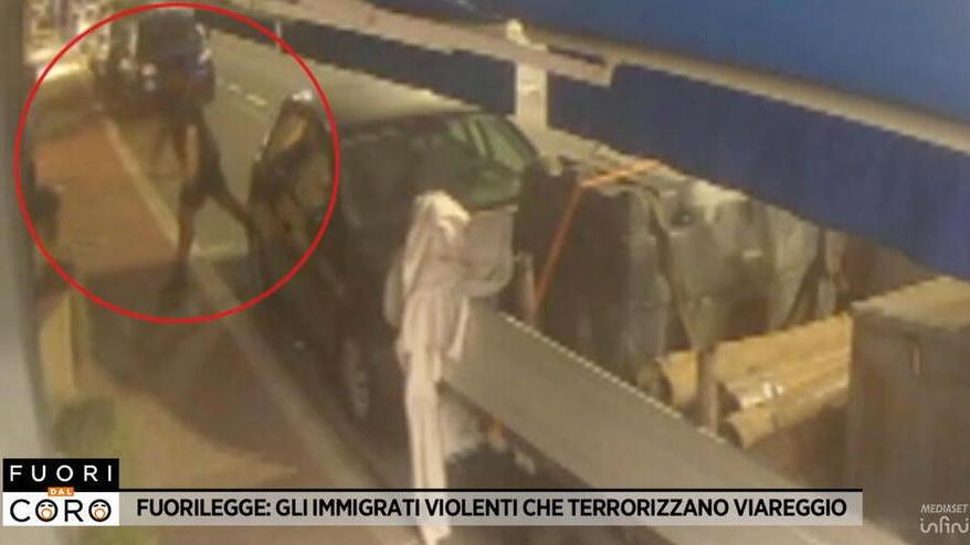 Viareggio, la trasmissione di Rete 4 racconta una città violenta per colpa dei migranti. E i cittadini si arrabbiano: «Un pessimo spot per la città»
