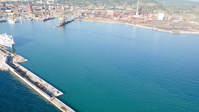 Piombino, l’acciaio tra due fuochi: Metinvest pronta a investire, Jsw ancora ferma