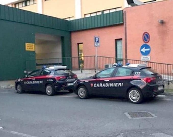 Livorno, dà uno schiaffo alla dottoressa che sta per dimetterla: arrestata una donna di 22 anni