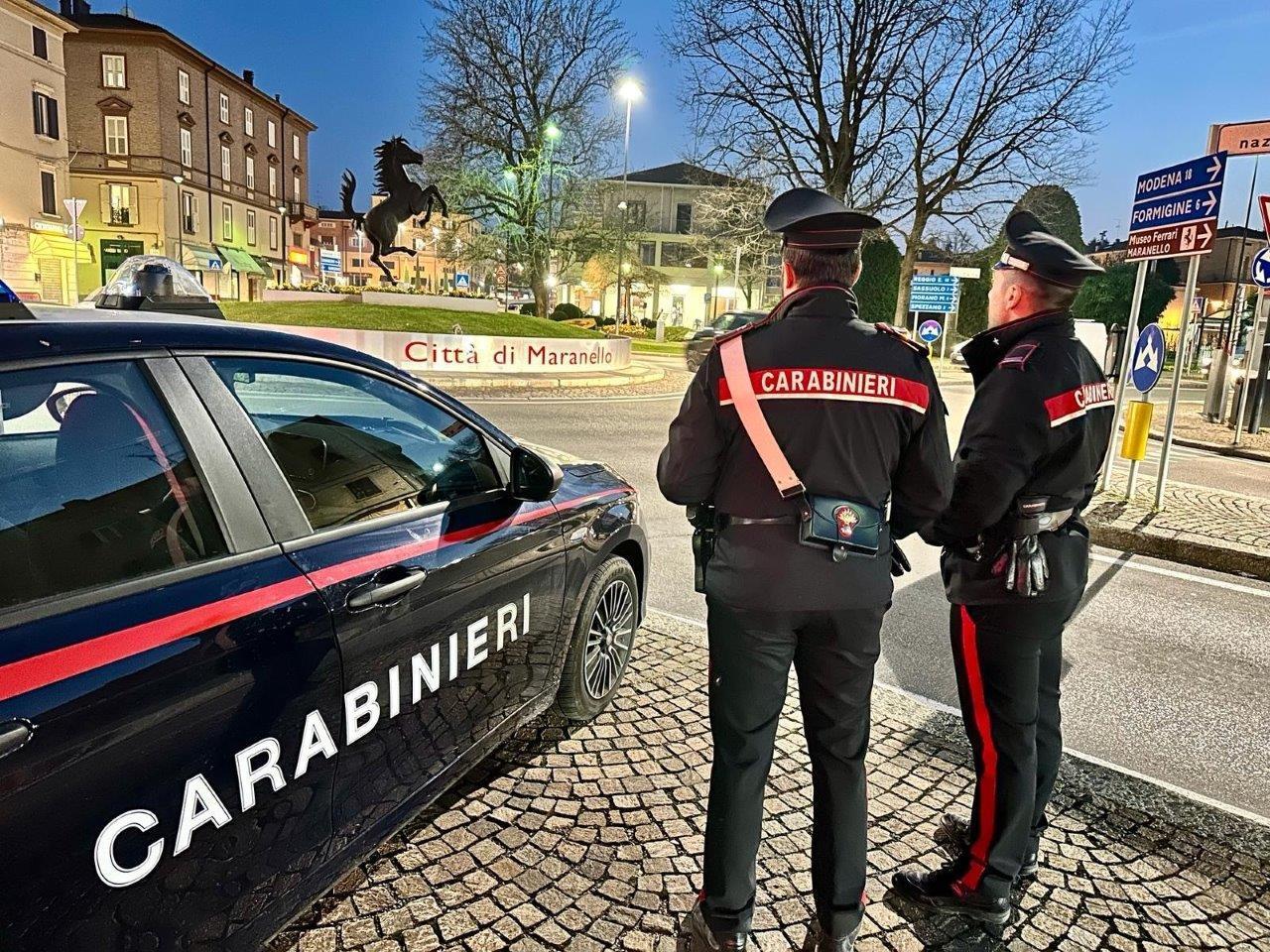 Sputa ai carabinieri e li minaccia: arrestato un 29enne a Sassuolo