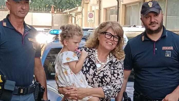 Lucca, la vedova Giannecchini incontra i poliziotti: «Non li vedevo ma erano con me»<br>