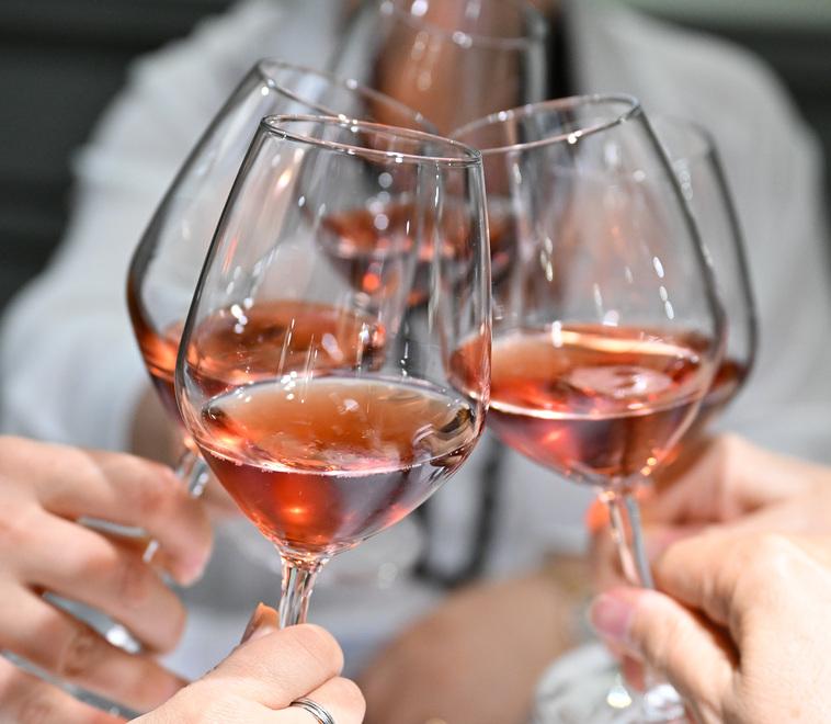 World Lambrusco Day, il Consorzio di Tutela festeggia salendo sul Monte Bianco 
