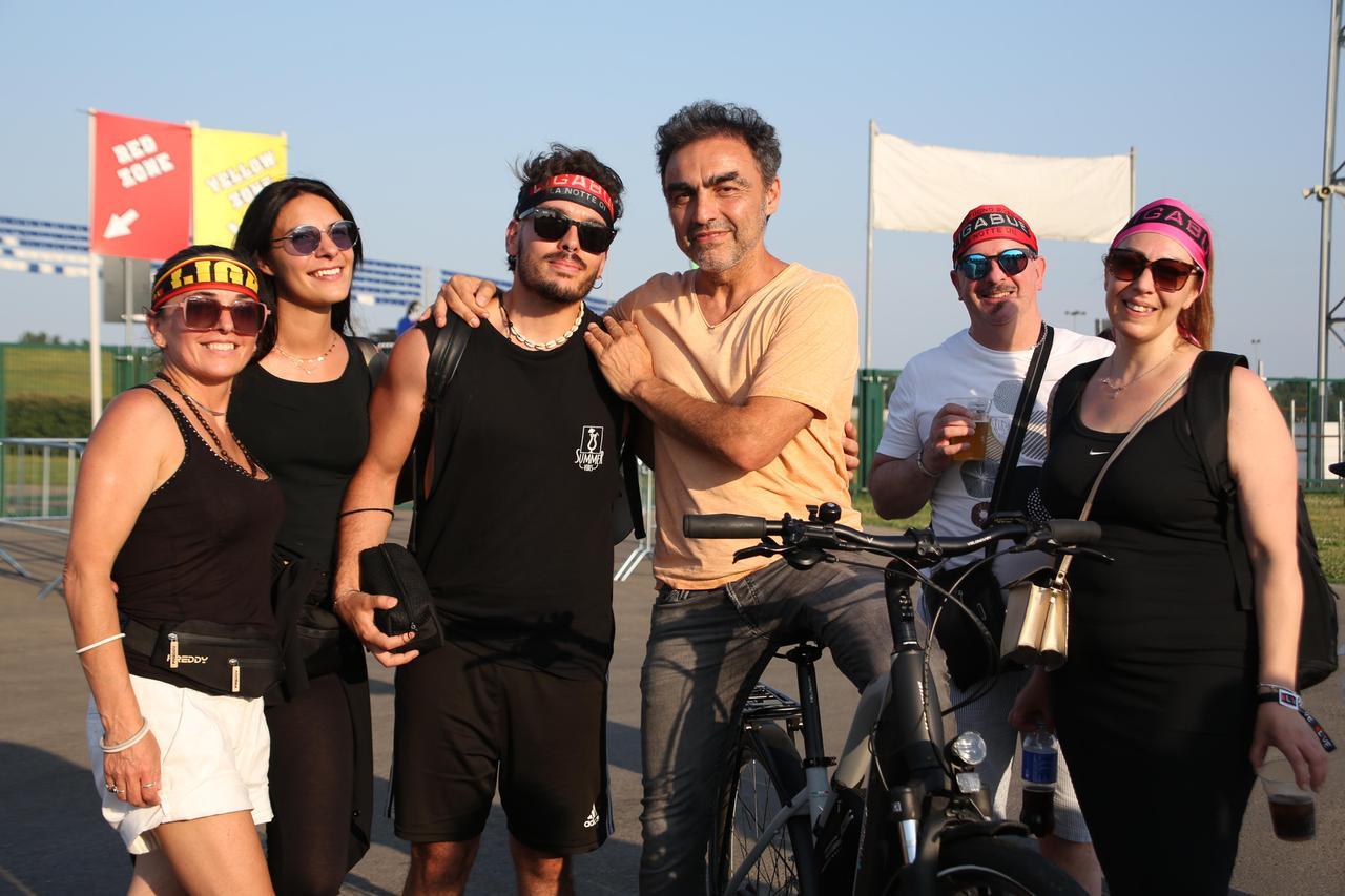 Ligabue, 100mila fan e la nuova formula oltre il concerto. Sulla polemica nazionale degli eventi gonfiati: «No omaggi. Siamo integerrimi»