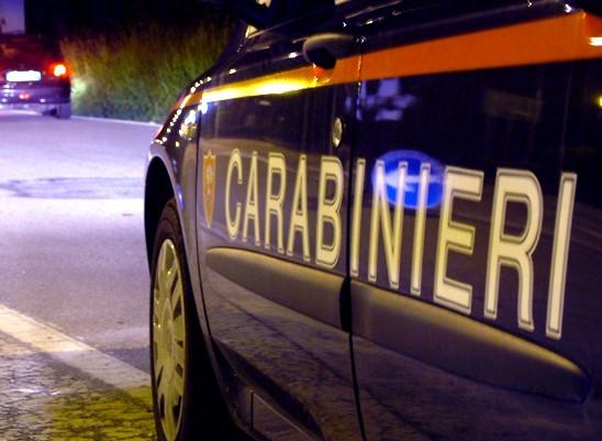 Reggio Emilia, ferito a coltellate in strada: indagini dei carabinieri