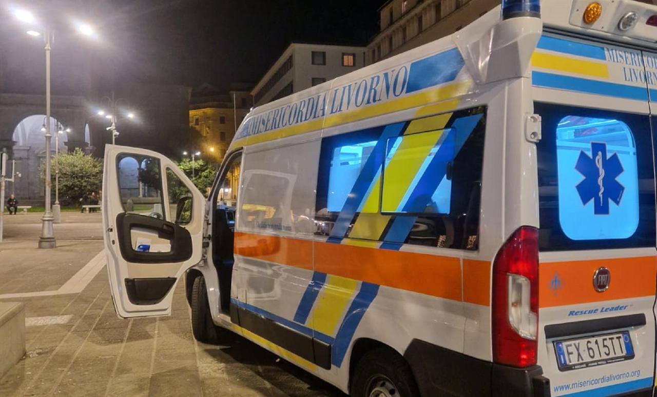 
	Un'ambulanza della Misericordia di via Verdi in centro (foto d'archivio)

