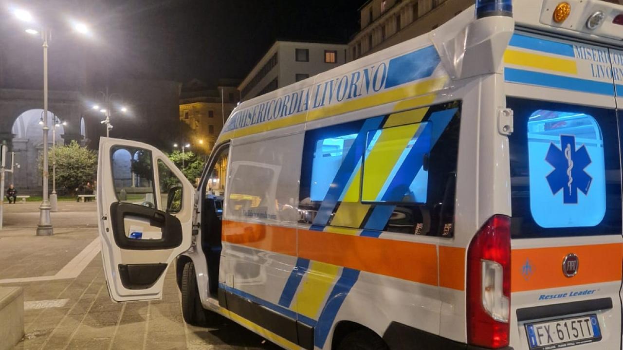 Un'ambulanza della Misericordia di via Verdi in centro (foto d'archivio)