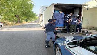 Carne surgelata trasportata senza frigo: maxi sequestro sulla 131
