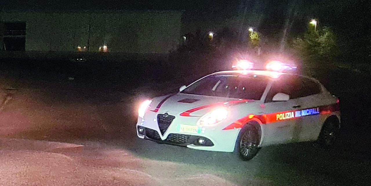 
	Un'auto della polizia municipale

