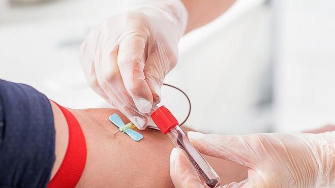 Un prelievo di sangue (foto d'archivio)