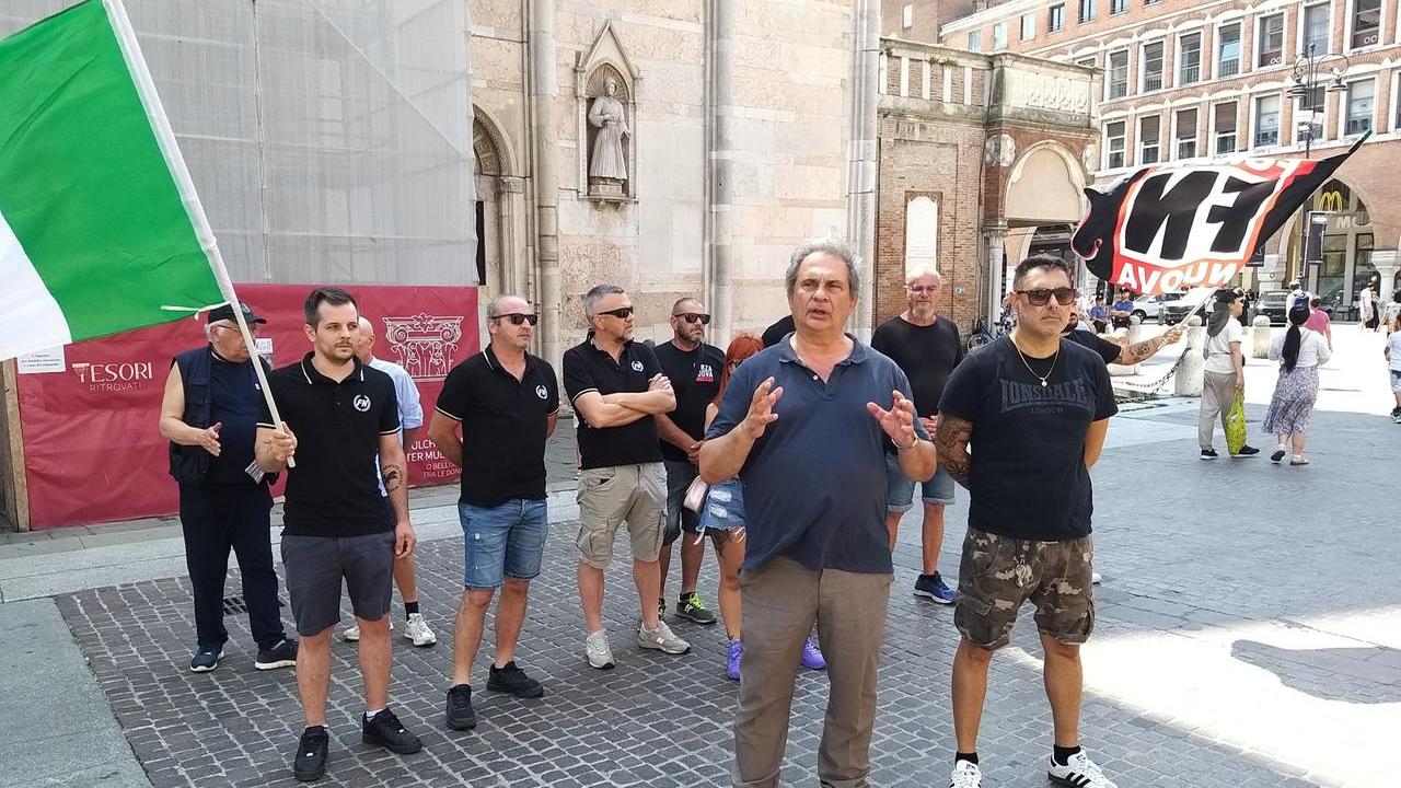 Forza Nuova torna alla carica. Da Ferrara il grido: «Esami ai vaccinati del Covid»