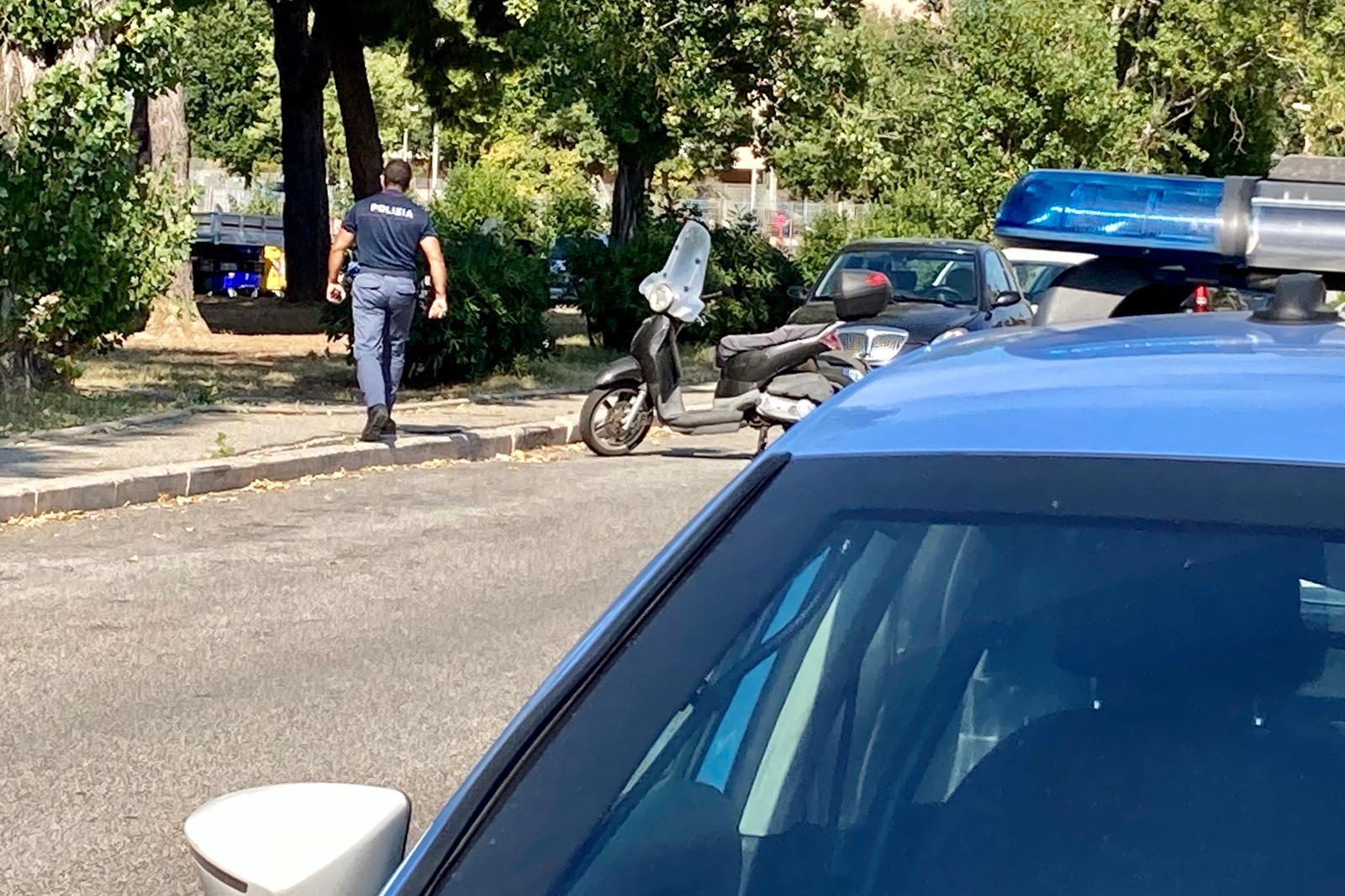 Un agente della polizia di Stato (foto d'archivio)