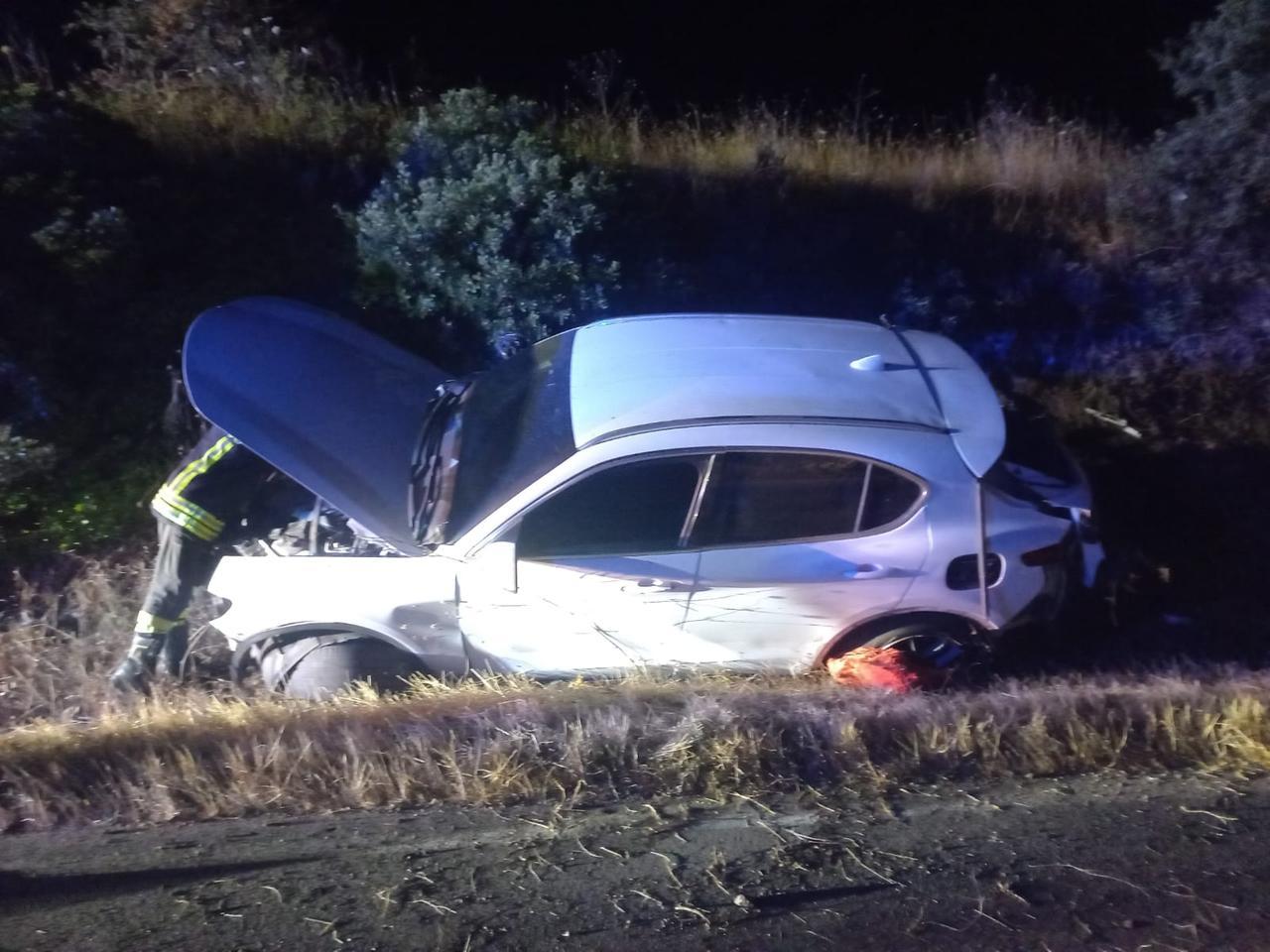 Tragedia sfiorata: ubriaco al volante finisce in cunetta dopo aver rischiato un frontale