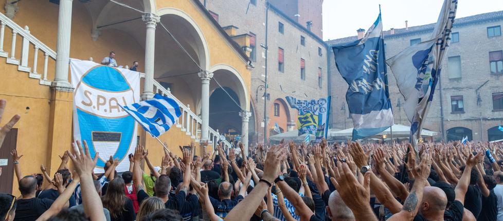 Passaggi burocratici e insidie per far ripartire il calcio a Ferrara