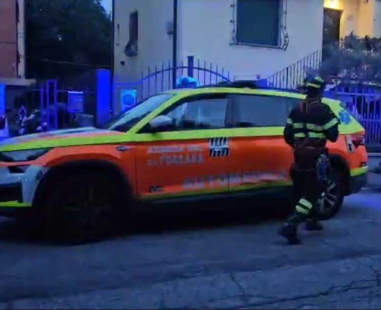 Malore improvviso o caduta, medico muore in casa a Ferrara
