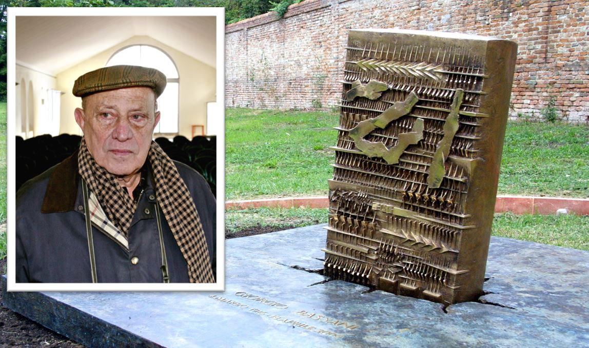 Ferrara, Pomodoro e la stele in bronzo dedicata a Bassani