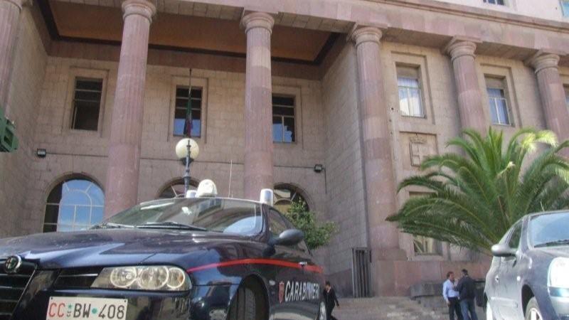 La festa prima delle nozze finisce in rissa: lo sposo picchiato dalla suocera e poi arrestato