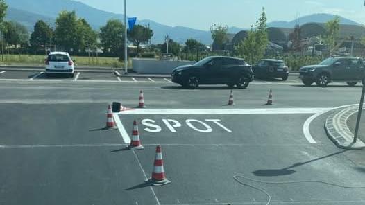 Montemurlo: scrivono “spot” anziché “stop” all’incrocio