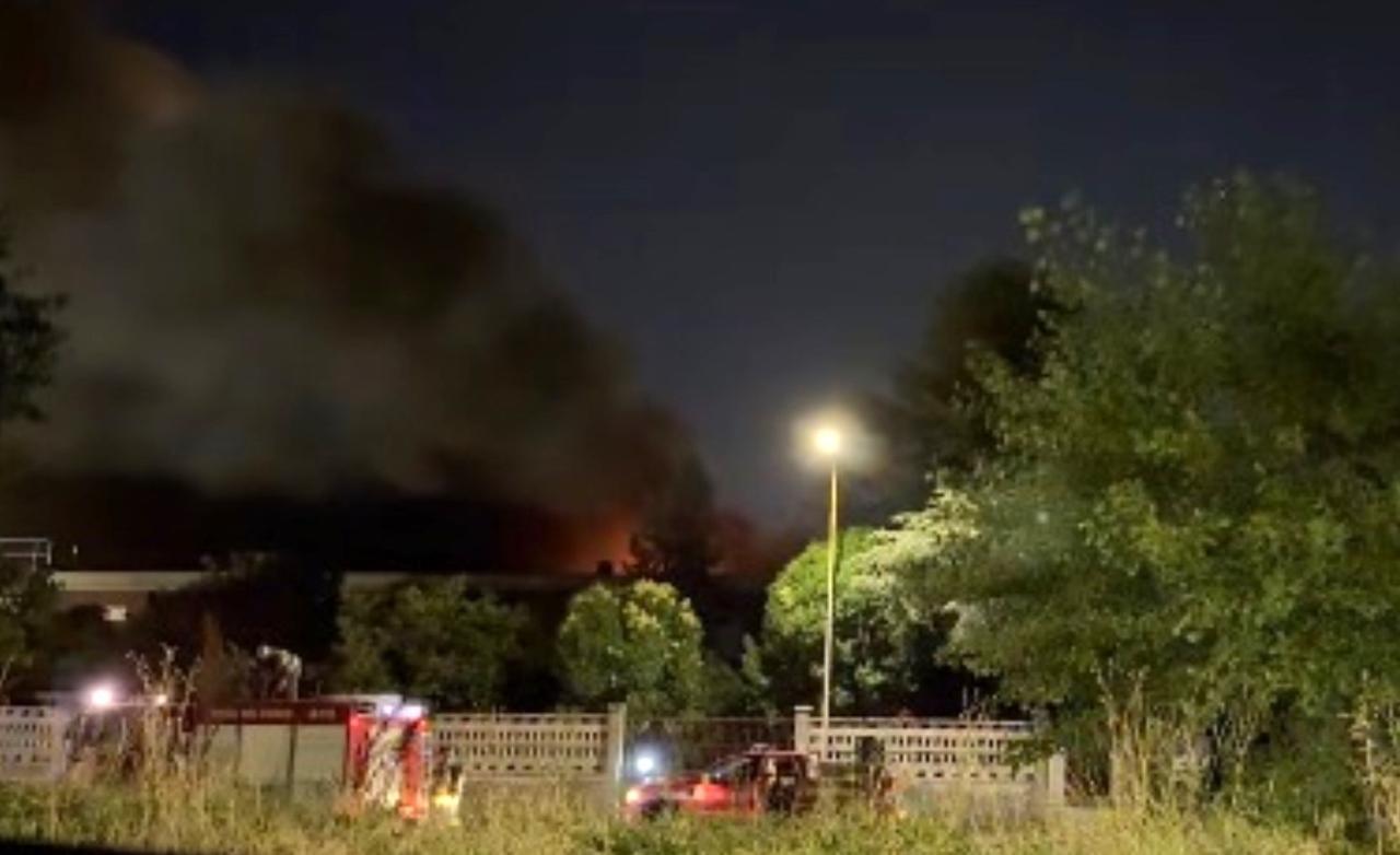 
	L'incendio a Sassuolo (foto da Facebook)


