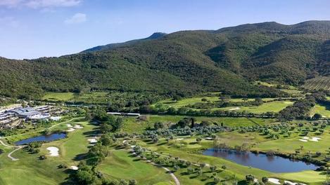 Il golf club all'Argentario dall'alto