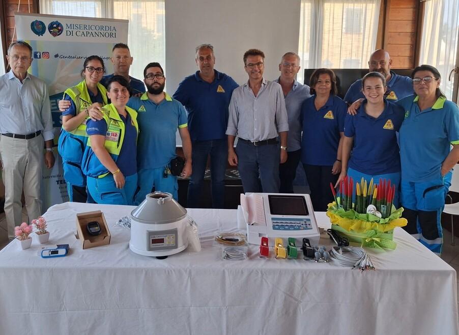Capannori, strumenti per il primo soccorso donati dal Rotary alla Misericordia<br>
