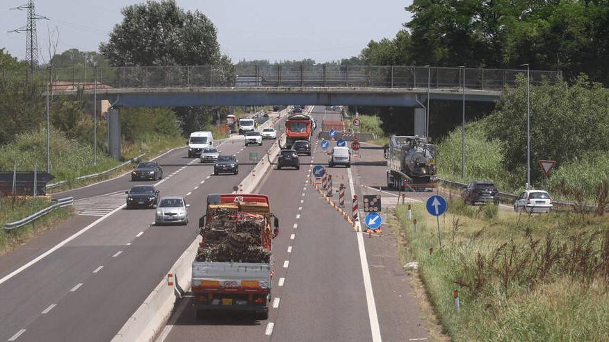 Ferrara, lavori sul raccordo con l’A13. In arrivo altri mesi di code<br>