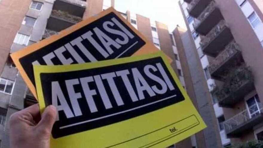 Duemila uffici vuoti a Modena, il Comune: «Affittiamoli alle famiglie»