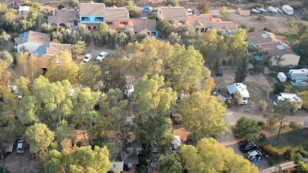 Dopo l’esposto, 61 casette mimetizzate nel campeggio da demolire