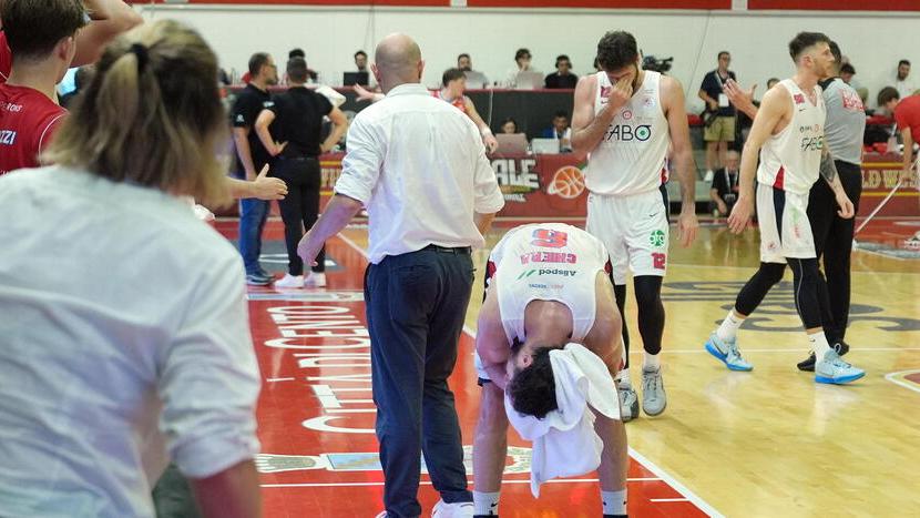 La disperazione a fine partita (foto Nucci)