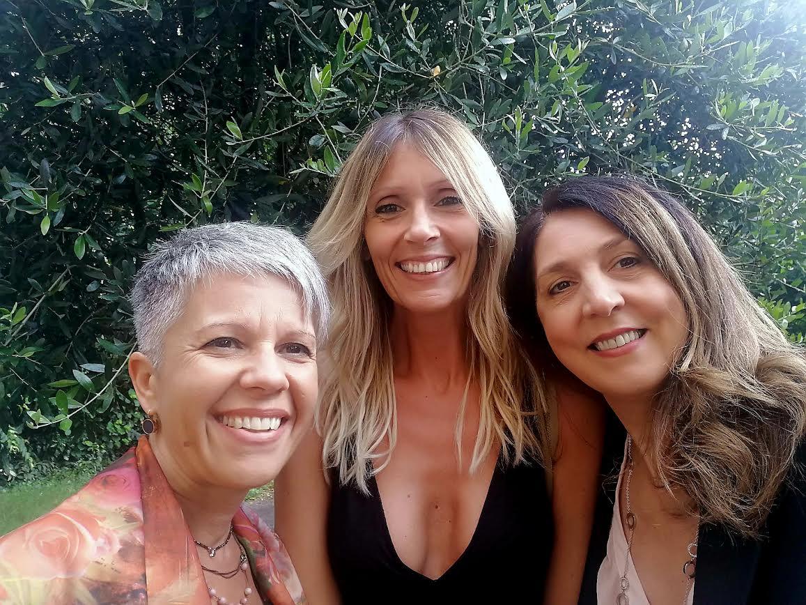 
	Laura Cattani, Federica Cavani e Tiziana Frasca

