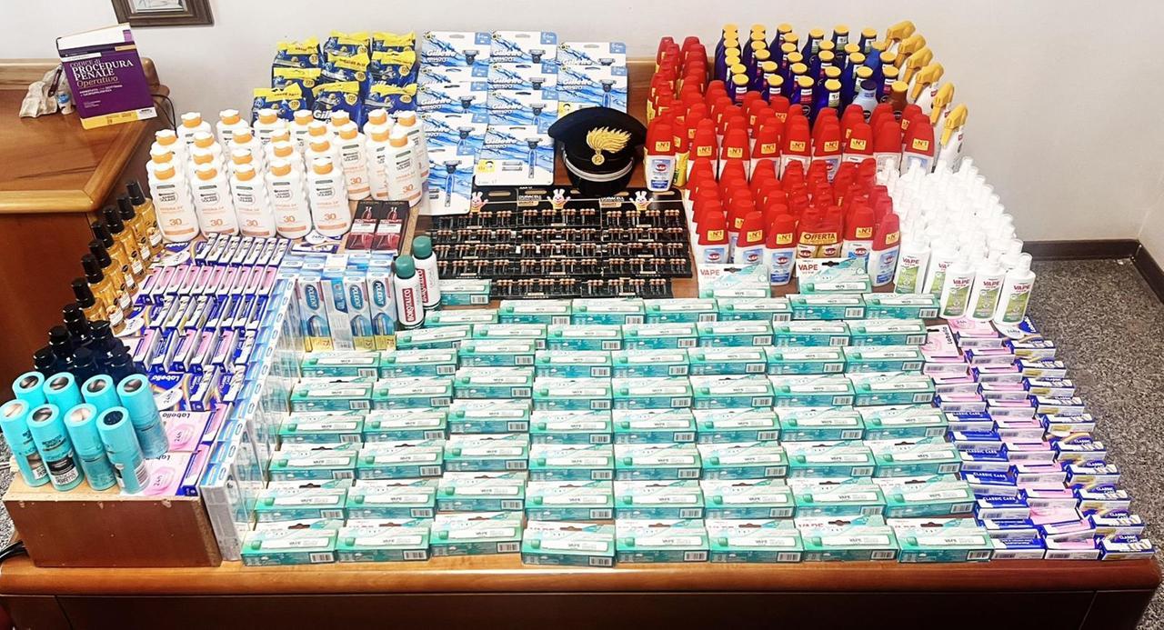 
	Il bottino recuperato dai carabinieri

