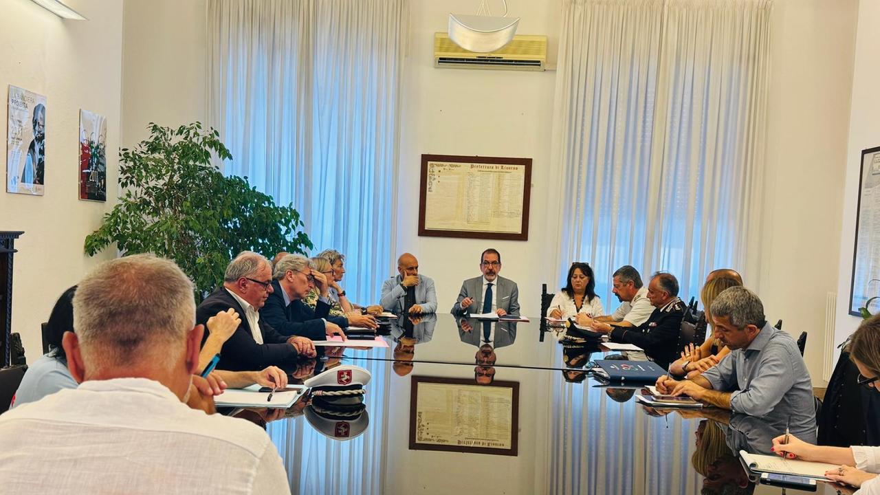 Il tavolo in prefettura