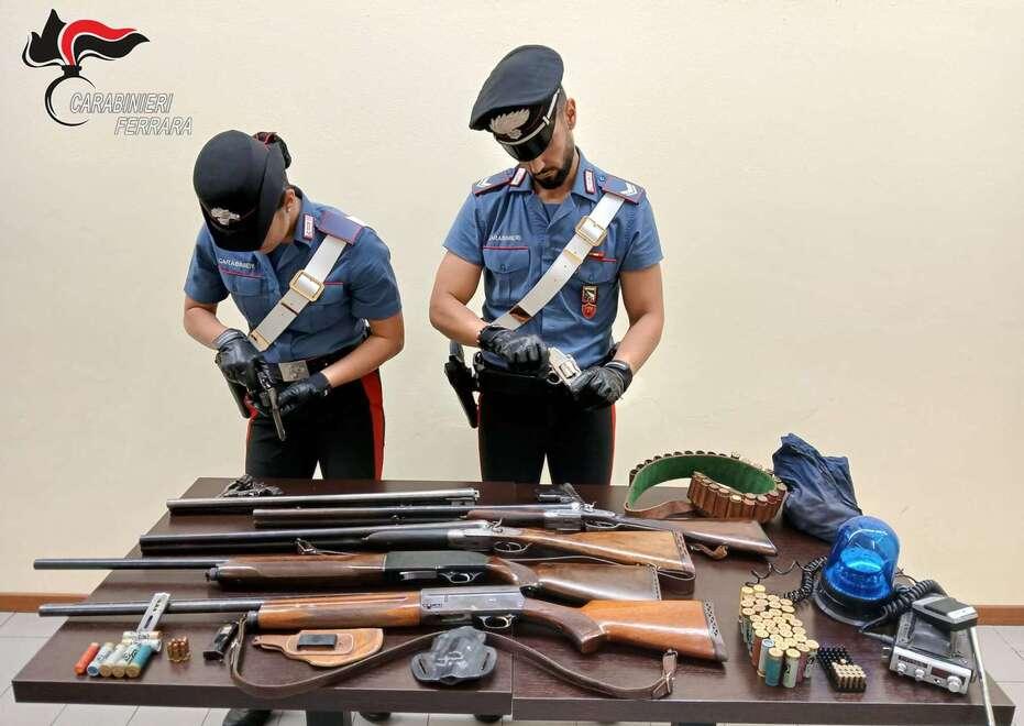 Portomaggiore, punta una pistola ai ragazzini. L'ex carabiniere: «Non volevo fare del male»